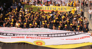 DSD EĞİTİMCİLER TÜRKİYE YÜRÜTMESİ:”TARİHİN ÇAĞRISI, EMEKÇİ SINIFLARIN DEMOKRASİSİNİ KURMAKTIR”